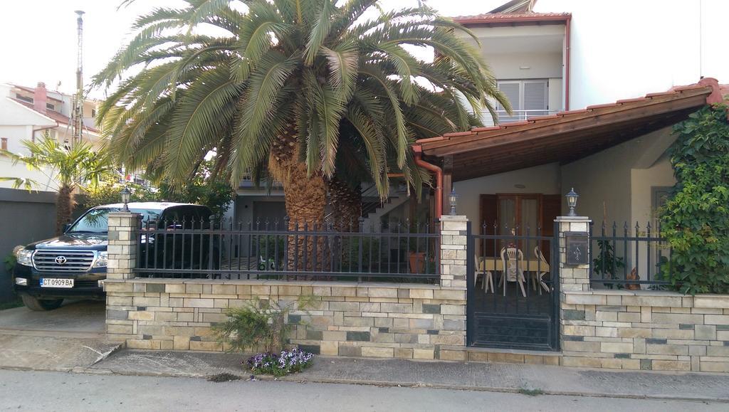 Aimilias Family Apartments Nea Vrasna Exterior foto