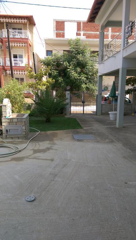 Aimilias Family Apartments Nea Vrasna Exterior foto
