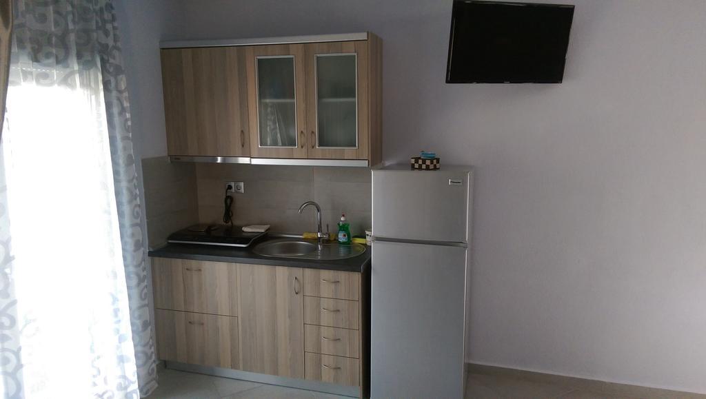 Aimilias Family Apartments Nea Vrasna Exterior foto